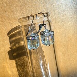 NWOT Sparling Dangle Earrings